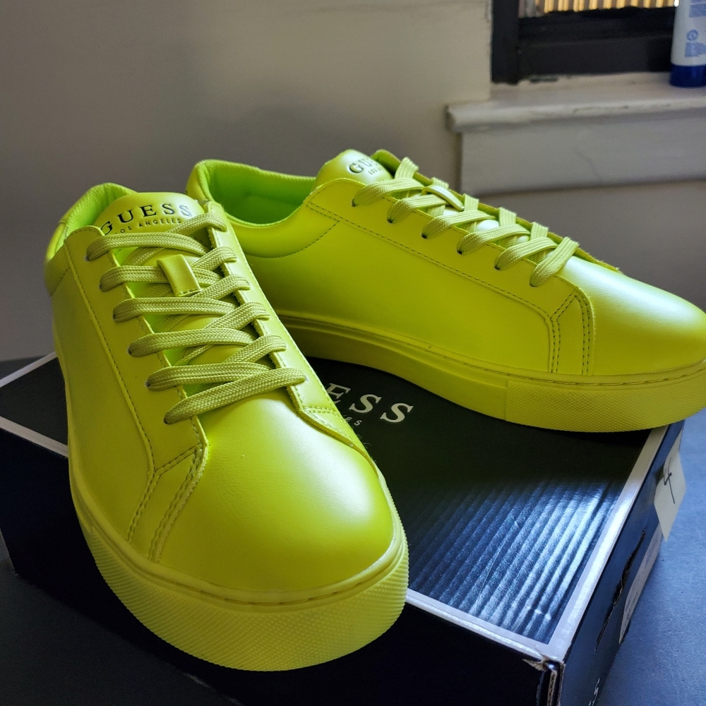 GUESS BATRIX MEN LOW TOP SNEAKERS NEON YELLOW
